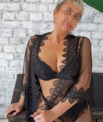 Я создана для того, чтобы исполнить все твои самые сокровенные фантазии. 💋 Позволь мне погрузить тебя в волнующий мир эротического блаженства и нежности. 🌹
Мои услуги полны разнообразия, от классического секса и оральных ласк до ролевых игр и экспериментов в постели. 🌟 У меня есть все, чтобы удовлетворить твои желания и фантазии. Мои горячие фото и положительные отзывы подтверждают мою красоту и профессионализм. 💯
Не откладывай на завтра то, что можешь получить сегодня. Живи настоящим и дари себе незабываемые моменты с ласковой и страстной индивидуалкой из Москвы. 🌇 Позвони мне прямо сейчас, и я окуну тебя в океан наслаждения. 💦💫 Алия